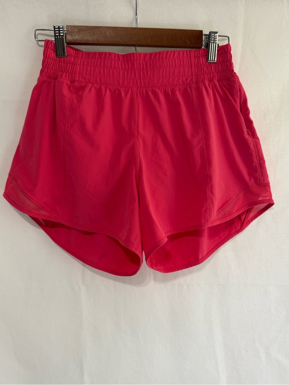 Lululemon Hotty Hot HR Shorts - Lipgloss Size 6/2.5” inseam